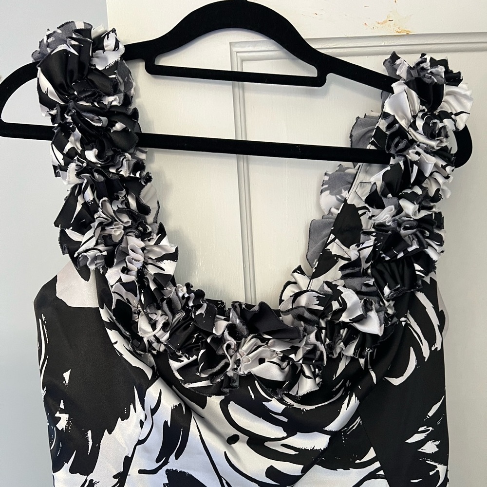 White House Black Market dress - worn a few times - size 10